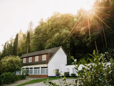 Außenseite Ferienhaus [Sommer]