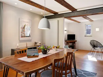 Photo, INSIDE, OUTSIDE