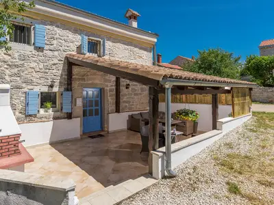 Ferienhaus für 5 Personen (80 m²) in Baderna 1/10