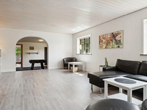 23765521-Ferienhaus-8-Bække-300x225-3