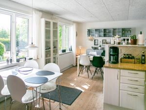 23486136-Ferienhaus-8-Bagenkop-300x225-3