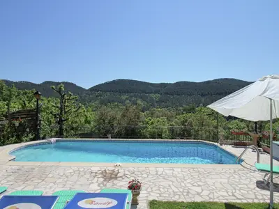 PoolOfHouse