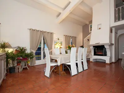 DiningRoom