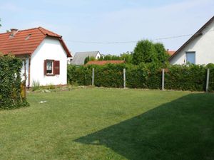 23774151-Ferienhaus-8-Balatomáriafürdö-300x225-1