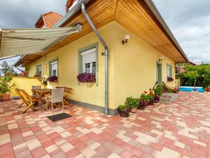 23774155-Ferienhaus-8-Balatomáriafürdö-300x225-2