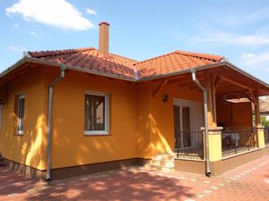 23774853-Ferienhaus-5-Balatomáriafürdö-300x225-2