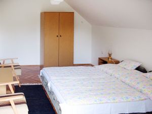 23850230-Ferienhaus-8-Balatomáriafürdö-300x225-1