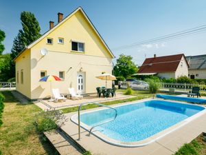 Ferienhaus für 8 Personen (140 m²) in Balatomáriafürdö