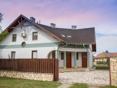 Ferienhaus für 6 Personen (90 m²) in Balatomáriafürdö 1/10