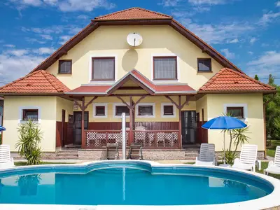 Ferienhaus für 8 Personen (100 m²) in Balatomáriafürdö 1/10