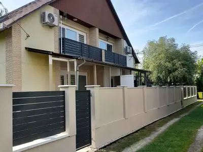 Ferienhaus für 8 Personen (80 m²) in Balatomáriafürdö 1/10