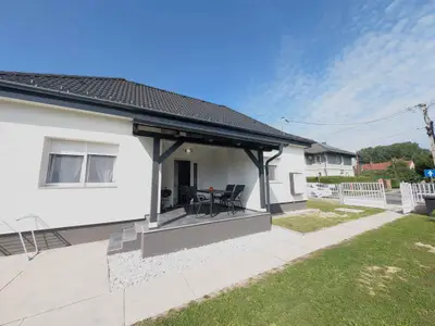 Ferienhaus für 4 Personen (96 m²) in Balatomáriafürdö 1/10