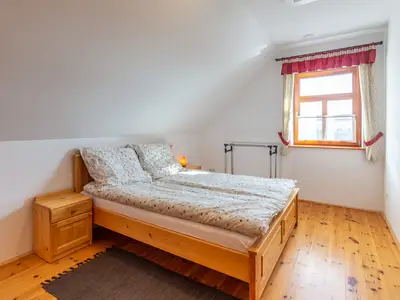 Erstes Schlafzimmer