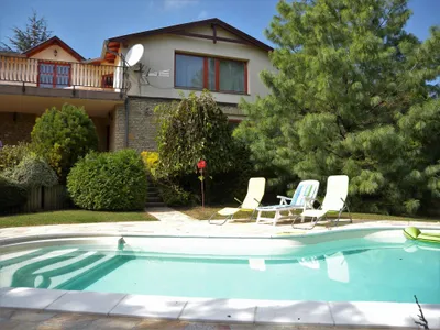 Ferienhaus für 8 Personen (300 m²) in Balatonalmádi 2/10