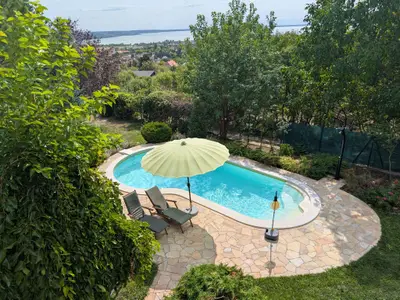 Ferienhaus für 8 Personen (300 m²) in Balatonalmádi 6/10