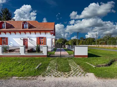 Ferienhaus für 8 Personen (100 m²) in Balatonberény 4/10