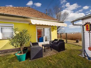 23769893-Ferienhaus-4-Balatonboglár-300x225-1