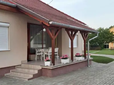 Ferienhaus für 6 Personen (90 m²) in Balatonboglár 2/10