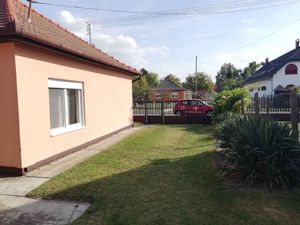 23780890-Ferienhaus-4-Balatonfenyves-300x225-2