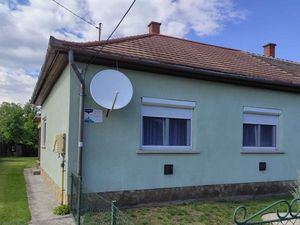 23775720-Ferienhaus-5-Balatonfenyves-300x225-1