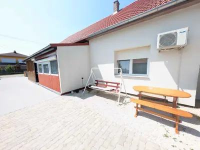 Ferienhaus für 7 Personen (100 m²) in Balatonfenyves 6/10