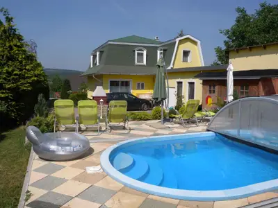 Ferienhaus für 8 Personen (160 m²) in Balatonfűzfő 1/10