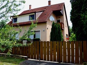 23772424-Ferienhaus-8-Balatonkeresztúr-300x225-5