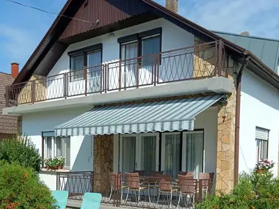 Ferienhaus für 8 Personen (170 m²) in Balatonkeresztúr 1/10