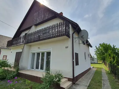 Ferienhaus für 6 Personen (80 m²) in Balatonlelle 1/10