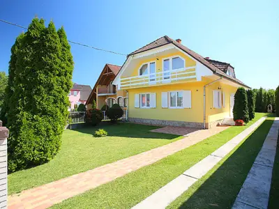 Ferienhaus für 12 Personen (200 m²) in Balatonlelle 4/10