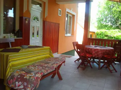Ferienhaus für 10 Personen (100 m²) in Balatonlelle 4/10