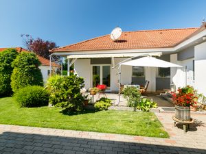 23855519-Ferienhaus-5-Balatonlelle-300x225-5