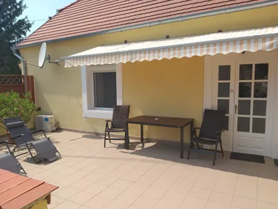 Ferienhaus für 4 Personen (45 m²) in Balatonlelle 1/10