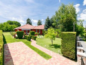 23843327-Ferienhaus-6-Balatonszemes-300x225-2