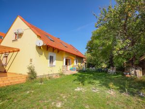 23845170-Ferienhaus-8-Balatonudvari-300x225-4