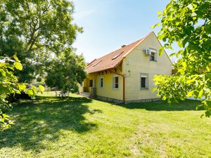 23845170-Ferienhaus-8-Balatonudvari-300x225-2