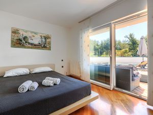 23844060-Ferienhaus-8-Banjole-300x225-3