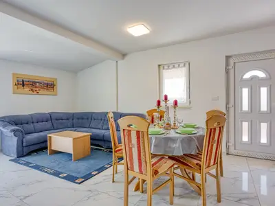 Wohn- und Esszimmer