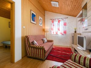 23720483-Ferienhaus-5-Barban-300x225-1