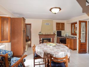 24043914-Ferienhaus-6-Barga-300x225-3