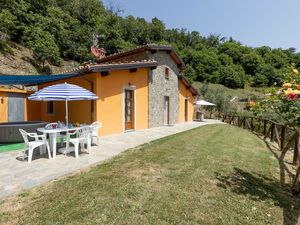 23766188-Ferienhaus-6-Barga-300x225-1