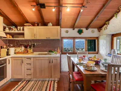 Küche und Essbereich