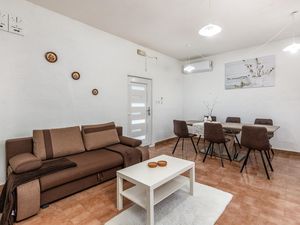 24014080-Ferienhaus-7-Baric Draga-300x225-4