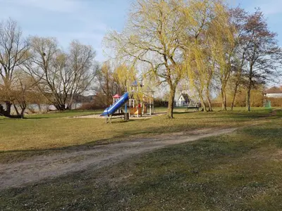 neu angelegter Spielplatz am Barniner See
