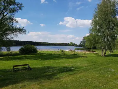 Barniner See mit Liegewiese