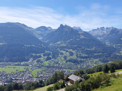 Chalet Balkonaussicht in die Montafoner Bergwelt