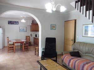 23330458-Ferienhaus-4-Beaucaire-300x225-3