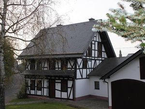 22421921-Ferienhaus-8-Beltheim-300x225-2