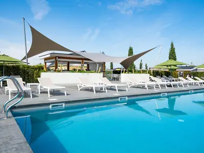 PoolOfHouse