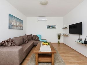 22020181-Ferienhaus-6-Benkovac-300x225-5